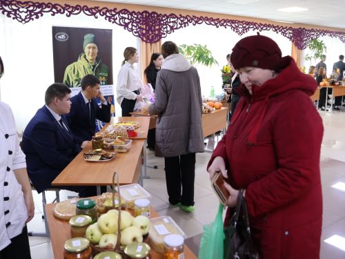 Актаныш технология техникумында хәйрия ярминкәсе узды