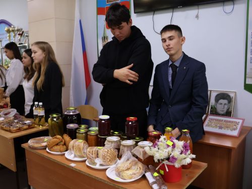 Актаныш технология техникумында хәйрия ярминкәсе узды