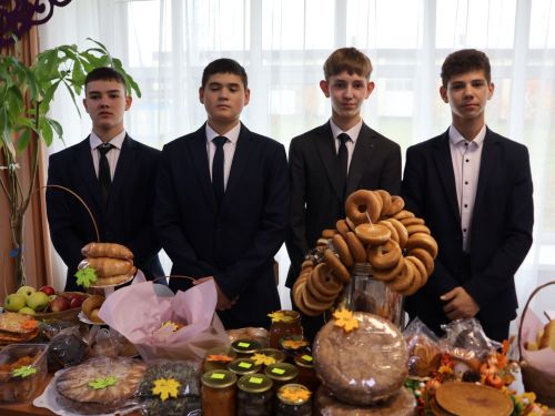 Актаныш технология техникумында хәйрия ярминкәсе узды