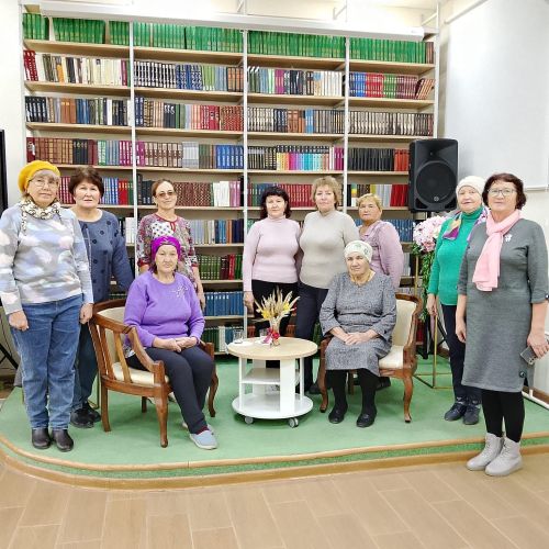 Күҗәкә һәм Адай китапханчеләре өлкән яшьтәге хатын-кызларны Түбән Камага сәяхәткә алып барды