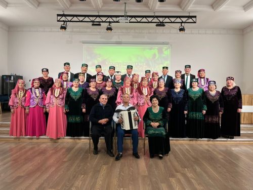 «Яшьлек» үзәгендә ветераннарның «Мирас» халык хор коллективы концерты узды