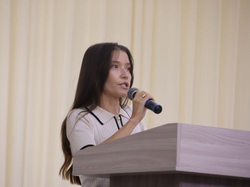 Бүген Яңа Әлем мәдәният йортында мәктәп укучылары өчен көзге каникул алдыннан махсус җыелыш узды