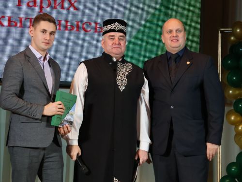 Һөнәр үрләренә менгәндә!