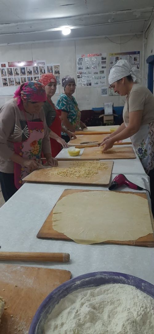 Куян хатын-кызлары махсус хәрби операциядәге сугышчыларыбызга коры аш өчен токмач кисте