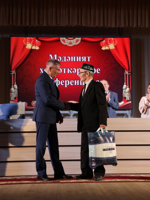 Районыбызның алтын фонды: Алдынгы мәдәният хезмәткәрләрен бүләкләү тантанасыннан безнең исемлек