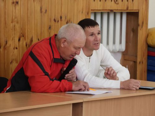 Роберт Сәләхиев истәлегенә көрәш ярышында җиңүчеләрне аның балаларыннан акчалата призлар көтә