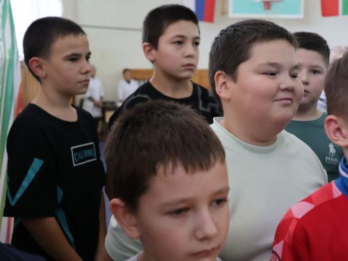 Роберт Сәләхиев истәлегенә көрәш ярышында җиңүчеләрне аның балаларыннан акчалата призлар көтә