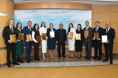 Минниханов наградил победителей конкурса «Лучший госслужащий РТ»