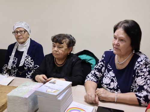 «Агыйдел дулкыннары» әдәби берләшмәсе әгъзалары китапларын махсус хәрби операциягә озатты