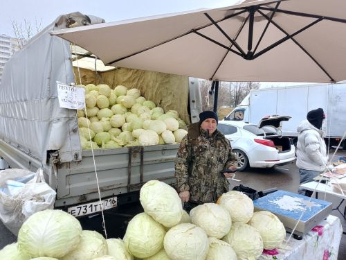 Актанышның авыл хуҗалыгы хезмәтчәннәре Чаллы ярминкәсендә сату итә