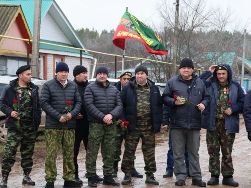 Адай авылында махсус хәрби операциядә һәлак булган якташыбыз истәлегенә хәтер тактасы куелды