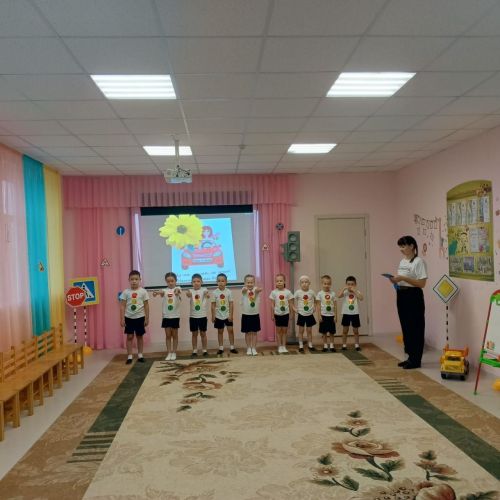 Яңа Әлем балалар бакчасында Әниләр көнендә юл йөрү кагыйдәләрен ныгыттылар