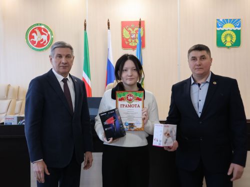 Бүген Актанышта «Гадел яшәргә кирәк» конкурсы җиңүчеләрен бүләкләделәр