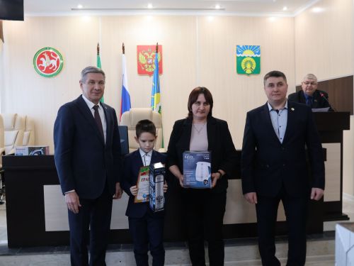 Бүген Актанышта «Гадел яшәргә кирәк» конкурсы җиңүчеләрен бүләкләделәр