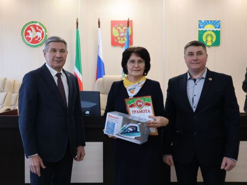 Бүген Актанышта «Гадел яшәргә кирәк» конкурсы җиңүчеләрен бүләкләделәр