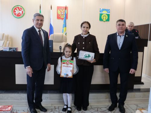Бүген Актанышта «Гадел яшәргә кирәк» конкурсы җиңүчеләрен бүләкләделәр