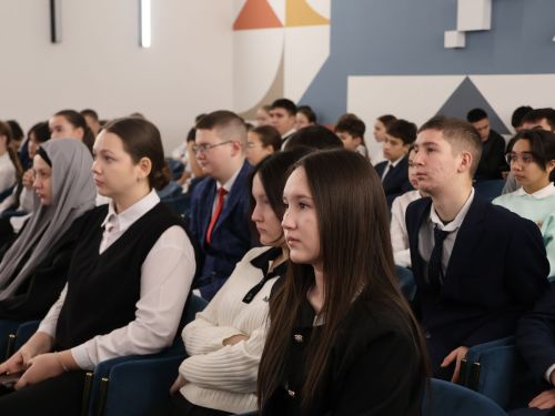 Россия Конституциясе көненә багышланган викторинада Актанышның беренче мәктәп командасы җиңде