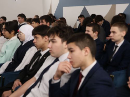 Россия Конституциясе көненә багышланган викторинада Актанышның беренче мәктәп командасы җиңде