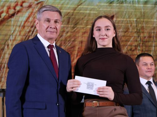 Безнең фоторепортаж: Алдынгылар слеты-2025