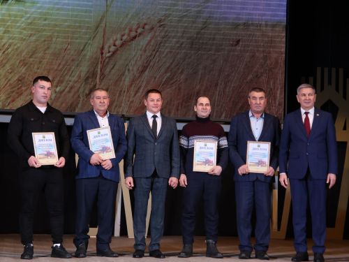 Безнең фоторепортаж: Алдынгылар слеты-2025