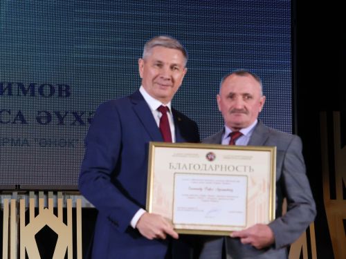 Безнең фоторепортаж: Алдынгылар слеты-2025
