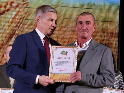 Безнең фоторепортаж: Алдынгылар слеты-2025