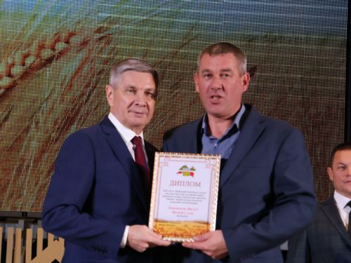 Безнең фоторепортаж: Алдынгылар слеты-2025