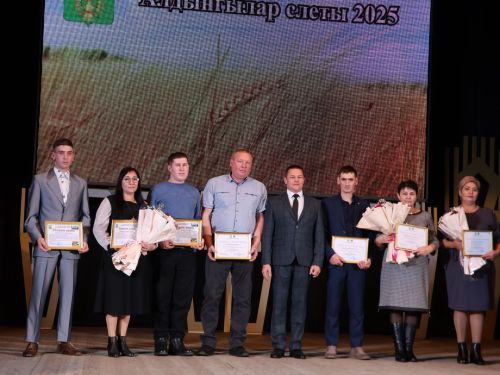 Безнең фоторепортаж: Алдынгылар слеты-2025