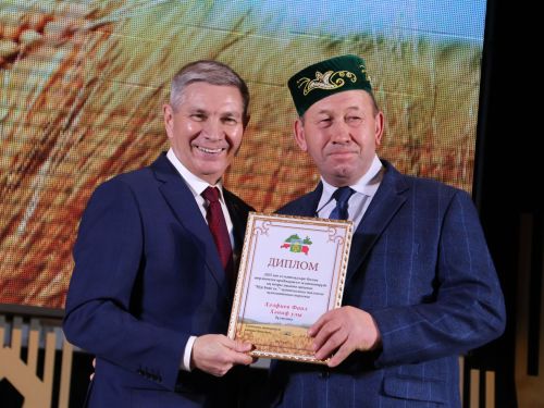 Безнең фоторепортаж: Алдынгылар слеты-2025