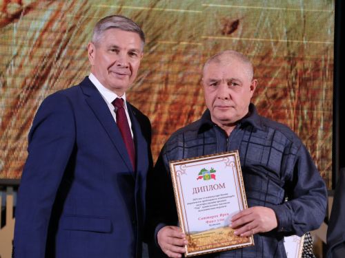 Безнең фоторепортаж: Алдынгылар слеты-2025