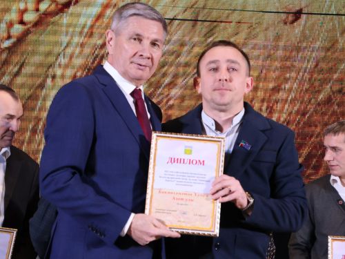 Безнең фоторепортаж: Алдынгылар слеты-2025
