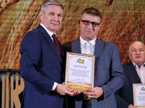 Безнең фоторепортаж: Алдынгылар слеты-2025