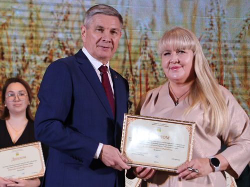 Безнең фоторепортаж: Алдынгылар слеты-2025