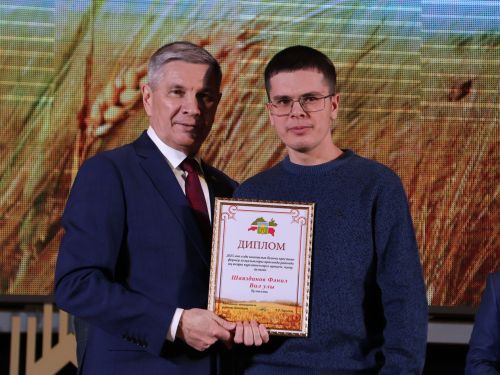 Безнең фоторепортаж: Алдынгылар слеты-2025