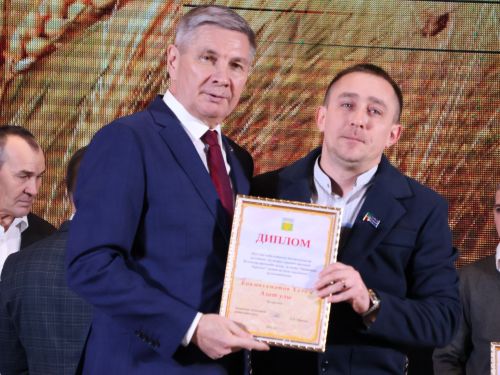 Безнең фоторепортаж: Алдынгылар слеты-2025