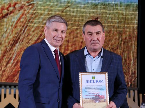 Безнең фоторепортаж: Алдынгылар слеты-2025