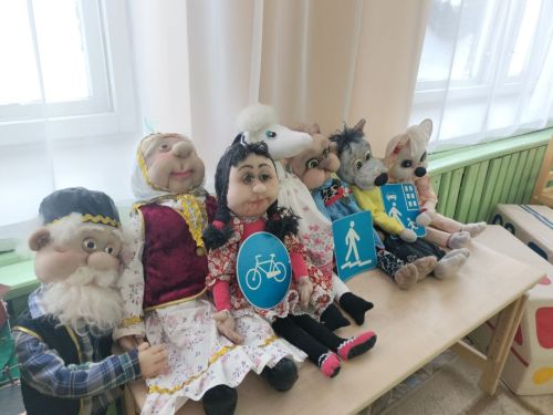 Киров балалар бакчасында балалар һәм аларның әниләре юл кагыйдәләре белемнәрен ныгыттылар