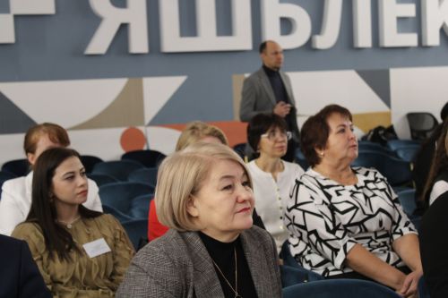 Ел укытучысы – 2026: Бүген Актаныш педагоглары «Педагогик интервью»да осталыкларын сыный