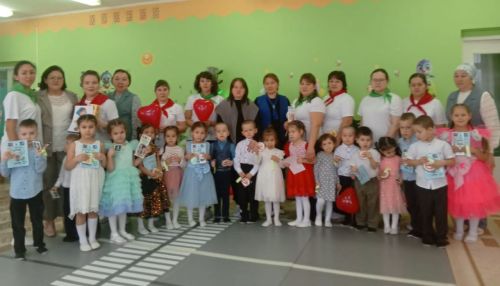 Киров балалар бакчасында балалар һәм аларның әниләре юл кагыйдәләре белемнәрен ныгыттылар