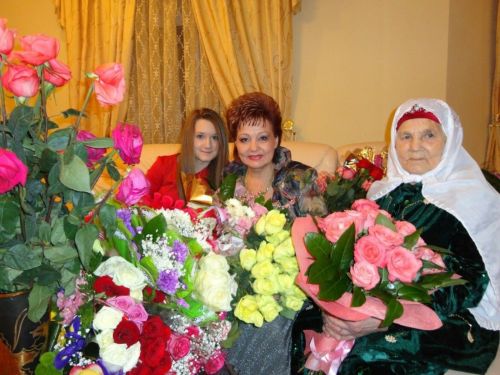 Татарстанның һәм Башкортстанның халык артисты Хәния Фәрхинең әнисе вафат