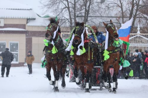Актанышка Яңа елны тройкалар алып килә!