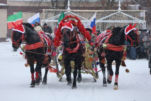 Актанышка Яңа елны тройкалар алып килә!