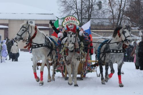 Актанышка Яңа елны тройкалар алып килә!