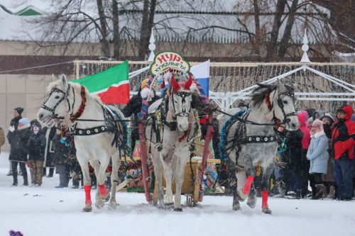 Актанышка Яңа елны тройкалар алып килә!