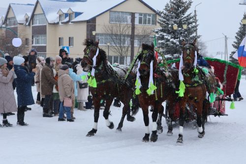 Актанышка Яңа елны тройкалар алып килә!