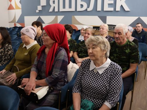Актаныш районы башлыгы районыбыз волонтерларын бәйрәм белән котлады