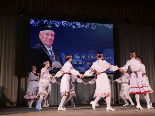 Азат Закиров исемендәге районкүләм бию конкурсыннан безнең репортаж