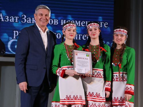 Азат Закиров исемендәге районкүләм бию конкурсыннан безнең репортаж