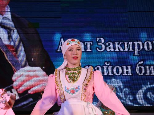 Азат Закиров исемендәге районкүләм бию конкурсыннан безнең репортаж