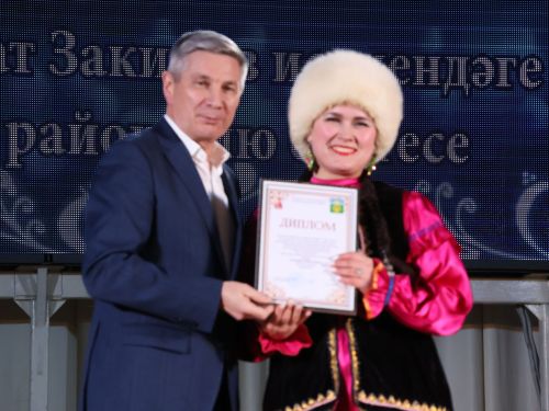 Азат Закиров исемендәге районкүләм бию конкурсыннан безнең репортаж